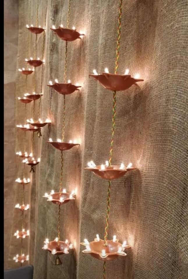 Pair of 5 Vertical Diyas